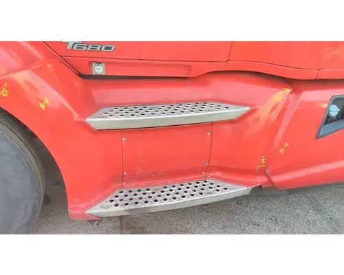 KENWORTH T680 CAB SKIRTSIDE FAIRING