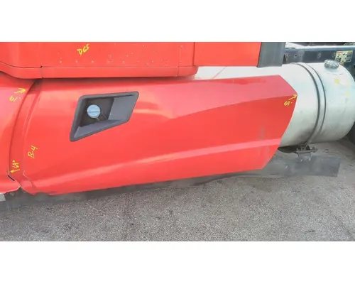 KENWORTH T680 CAB SKIRTSIDE FAIRING