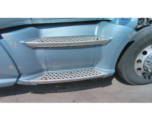 KENWORTH T680 CAB SKIRTSIDE FAIRING