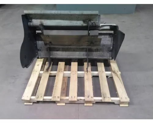 KENWORTH T680 CAB STEP