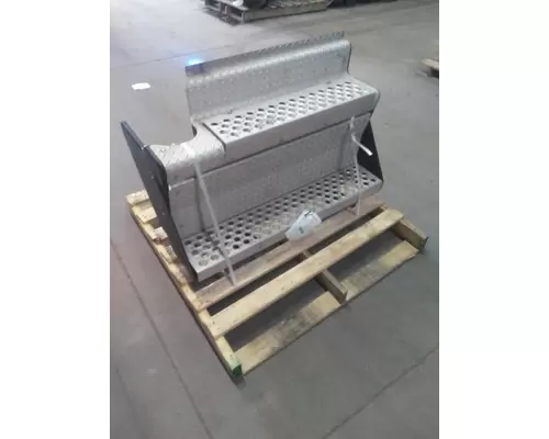 KENWORTH T680 CAB STEP