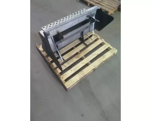 KENWORTH T680 CAB STEP