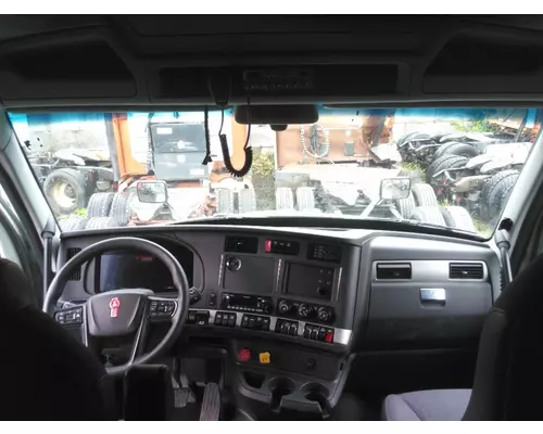 KENWORTH T680 CAB