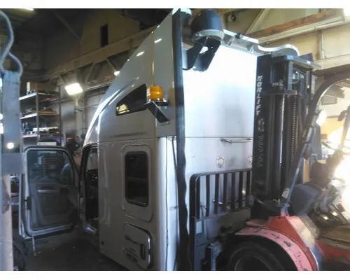 KENWORTH T680 CAB