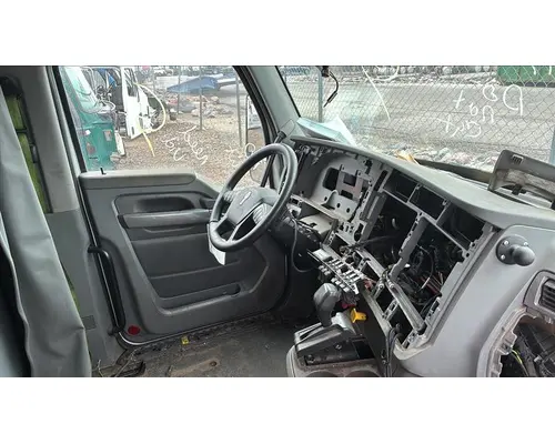 KENWORTH T680 CAB