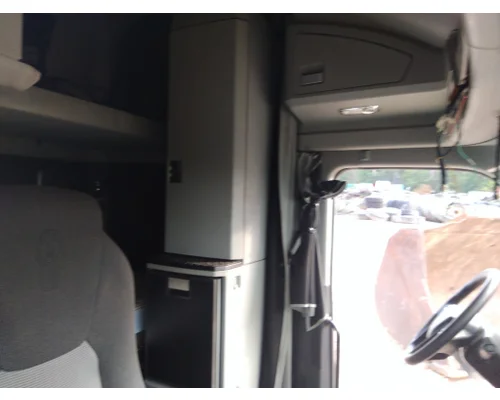 KENWORTH T680 CAB