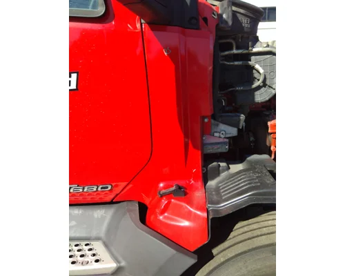 KENWORTH T680 COWL