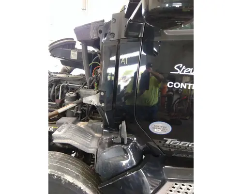 KENWORTH T680 COWL