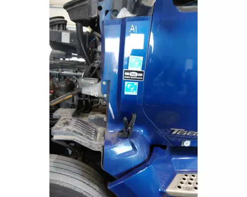 KENWORTH T680 COWL