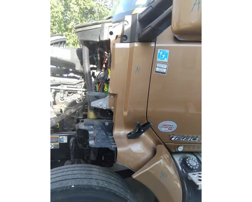 KENWORTH T680 COWL