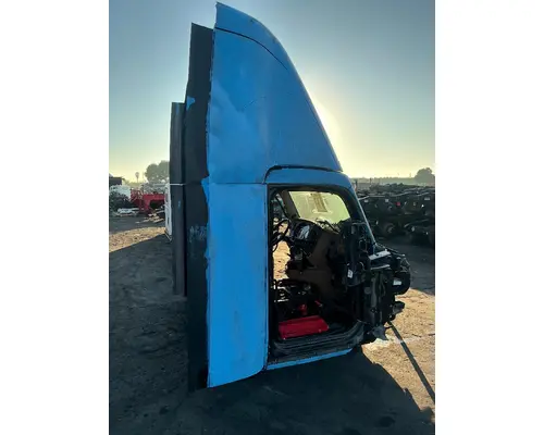 KENWORTH T680 Cab Assembly