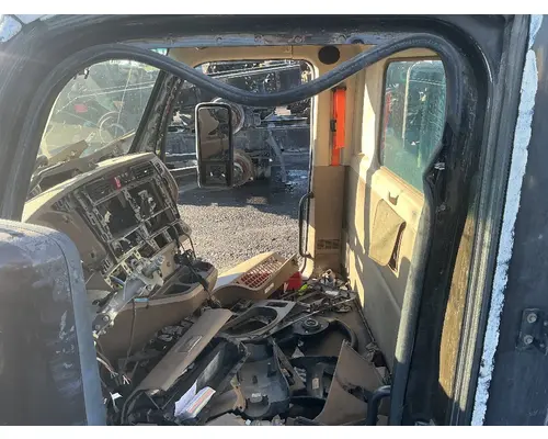 KENWORTH T680 Cab Assembly