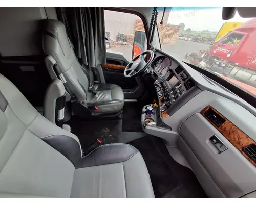 KENWORTH T680 Cab Assembly