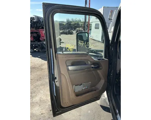 KENWORTH T680 Cab Assembly