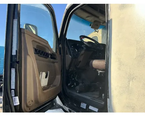 KENWORTH T680 Cab Assembly