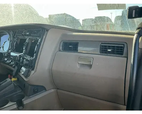 KENWORTH T680 Cab Assembly