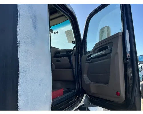 KENWORTH T680 Cab Assembly