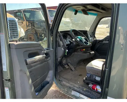 KENWORTH T680 Cab Assembly