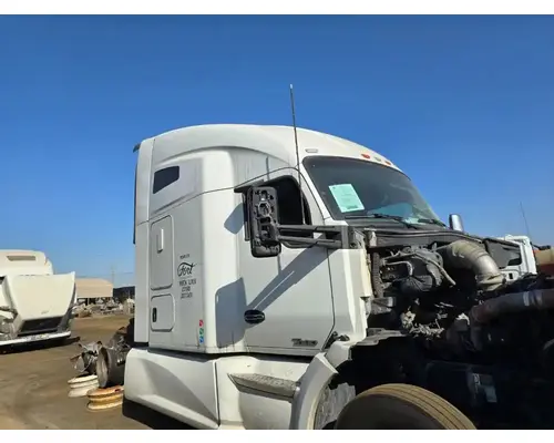 KENWORTH T680 Cab Assembly