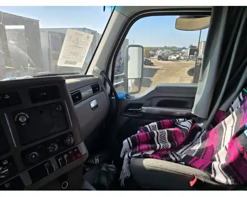 KENWORTH T680 Cab Assembly