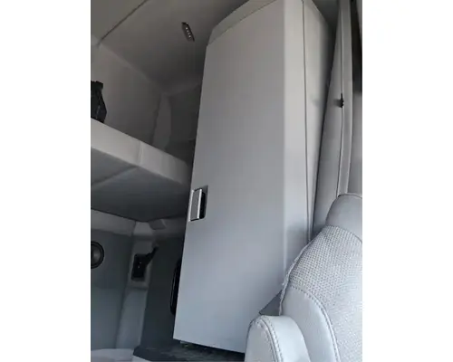 KENWORTH T680 Cab Assembly