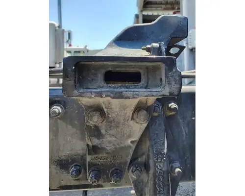 KENWORTH T680 Cab Mount Bracket