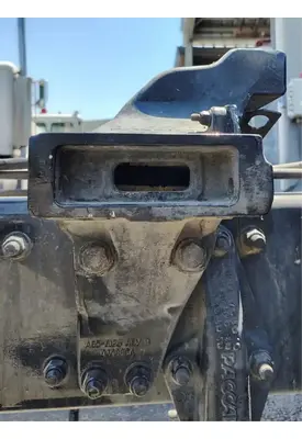 KENWORTH T680 Cab Mount Bracket