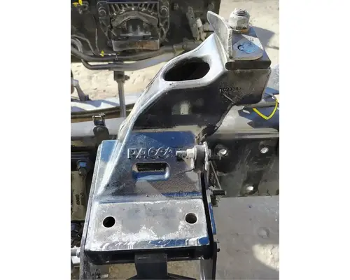 KENWORTH T680 Cab Mount Bracket