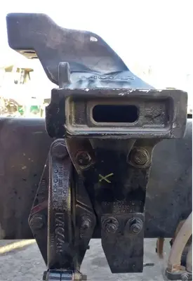 KENWORTH T680 Cab Mount Bracket