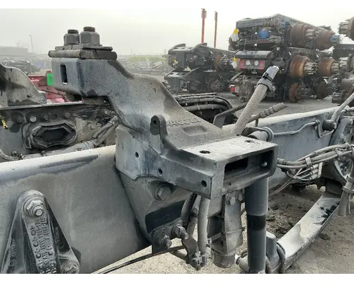 KENWORTH T680 Cab Mount Bracket