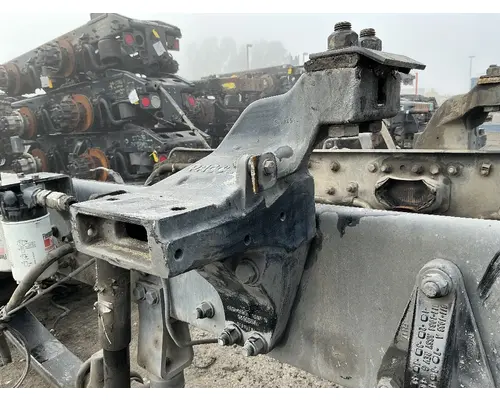 KENWORTH T680 Cab Mount Bracket