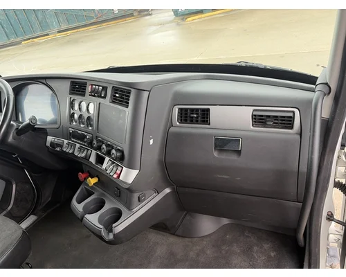 KENWORTH T680 Cab