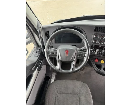 KENWORTH T680 Cab