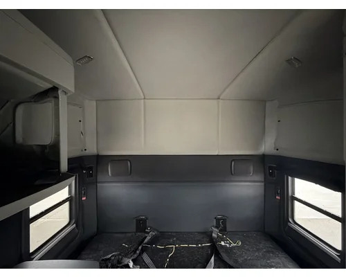 KENWORTH T680 Cab