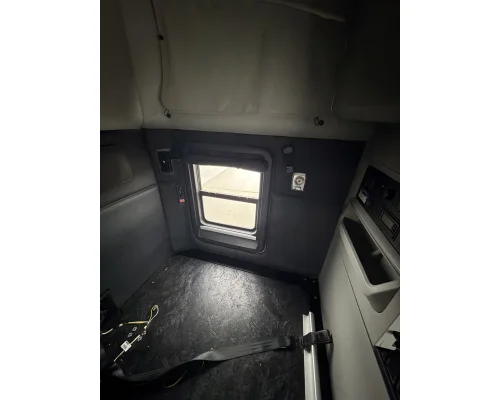 KENWORTH T680 Cab