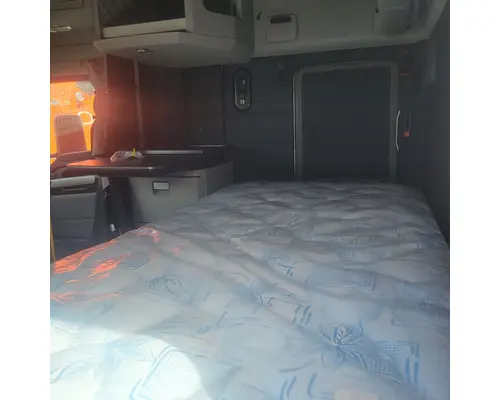 KENWORTH T680 Cab