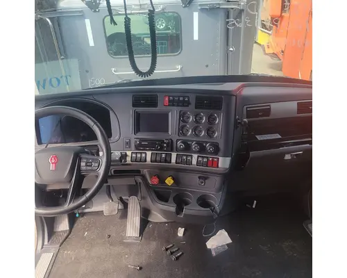 KENWORTH T680 Cab