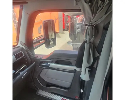 KENWORTH T680 Cab