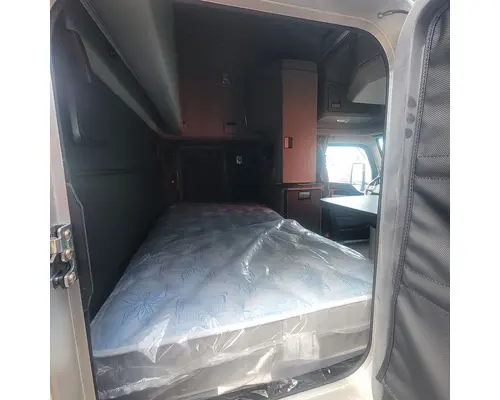 KENWORTH T680 Cab