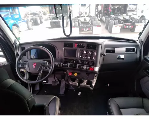 KENWORTH T680 Cab