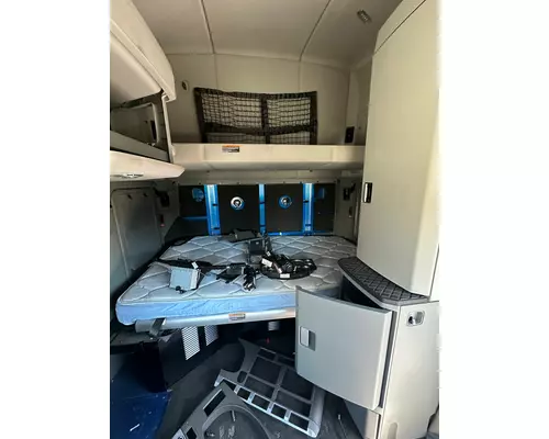 KENWORTH T680 Cab