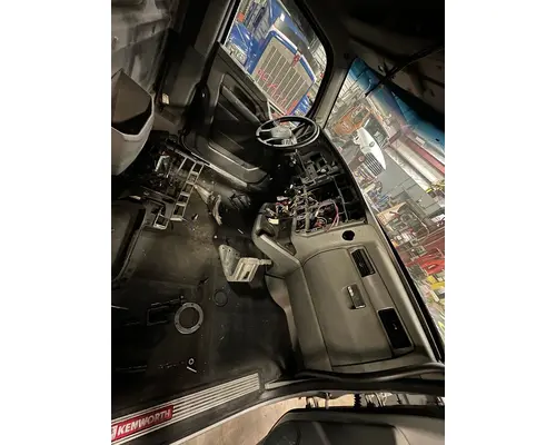 KENWORTH T680 Cab