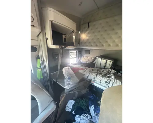 KENWORTH T680 Cab