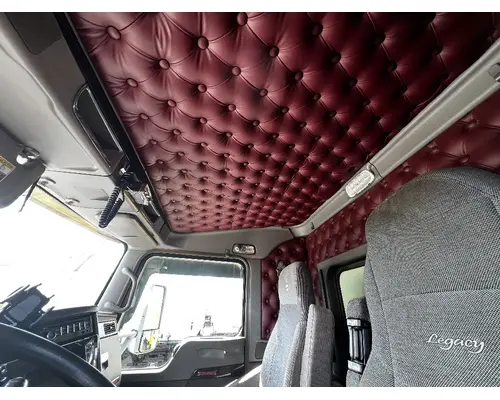 KENWORTH T680 Cab