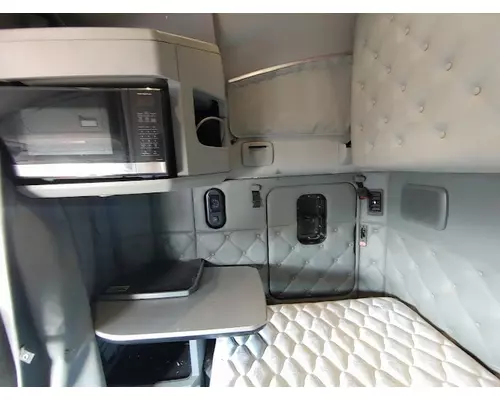 KENWORTH T680 Complete Vehicle