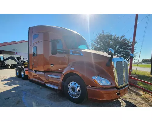 KENWORTH T680 Complete Vehicle