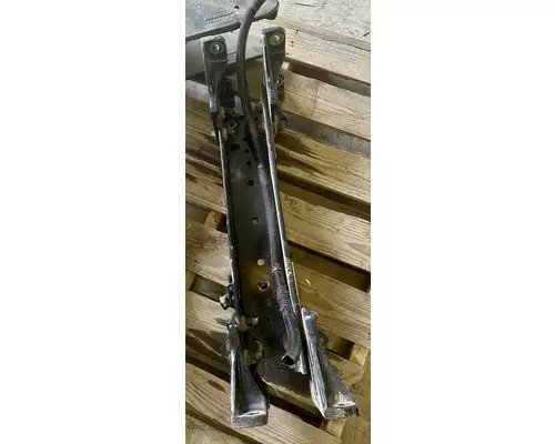 KENWORTH T680 Crossmember