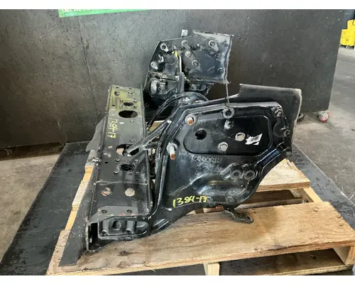 KENWORTH T680 Crossmember