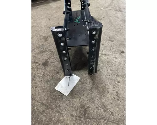 KENWORTH T680 Crossmember