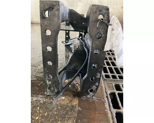 KENWORTH T680 Crossmember